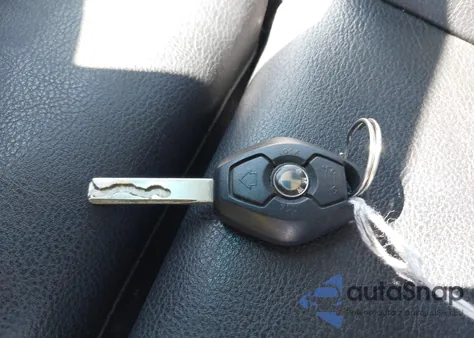 2003 BMW 325Xi из США, поврежденный, VIN WBAEU33463PM57527